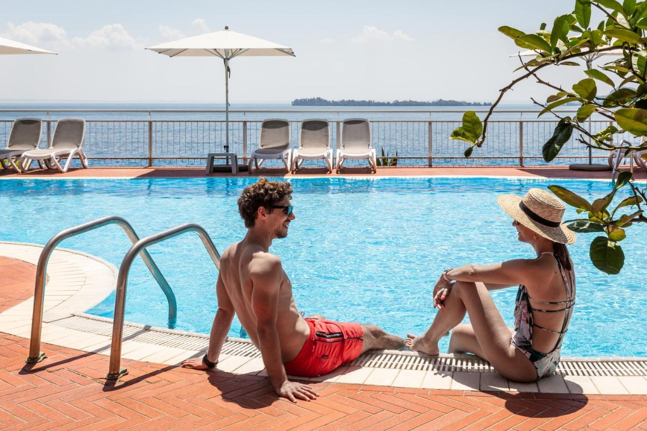 Hotel Villa Florida & Suite Apartments Gardone Riviera Ngoại thất bức ảnh