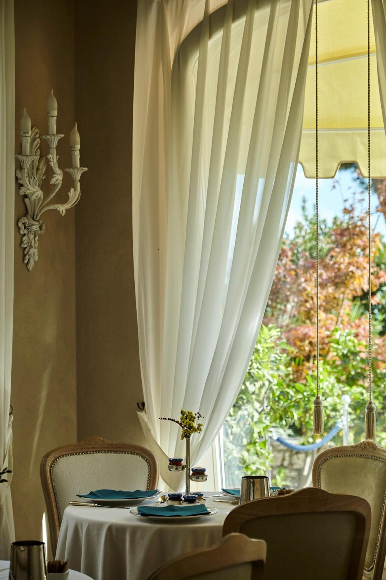 Hotel Villa Florida & Suite Apartments Gardone Riviera Ngoại thất bức ảnh